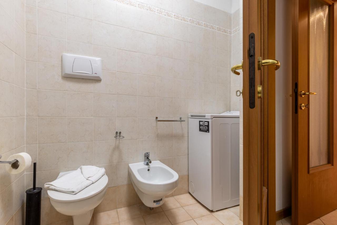 Casa Vacanze Penelope In Centro Storico Триест Екстериор снимка